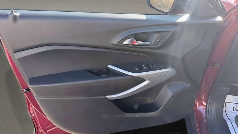 Used 2024 Chevrolet Trax RS image 16