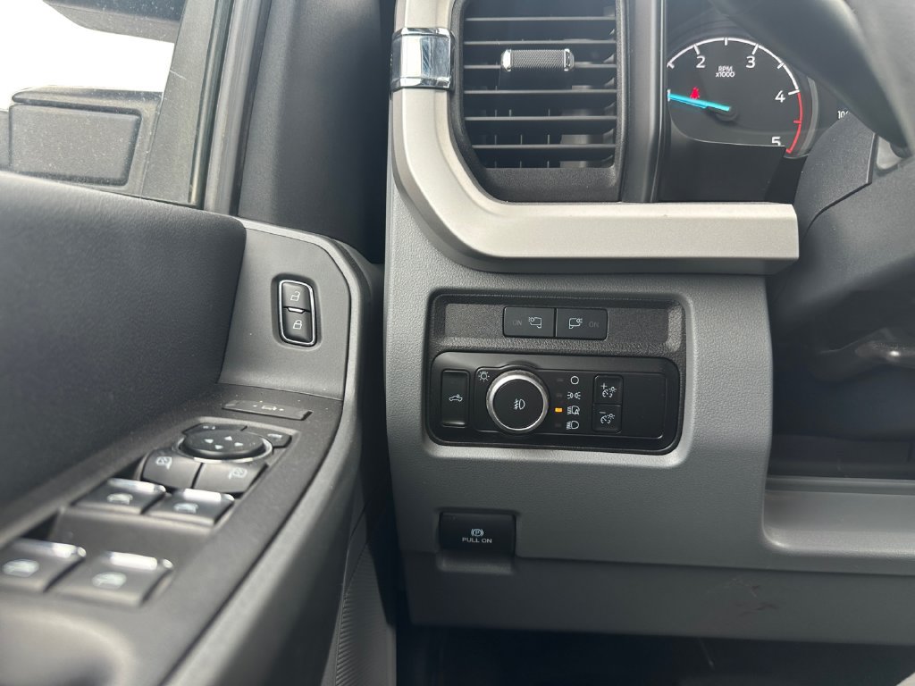 Used 2023 Ford F350 XLT w/ 360-Degree Camera Package AWD/4WD image 22