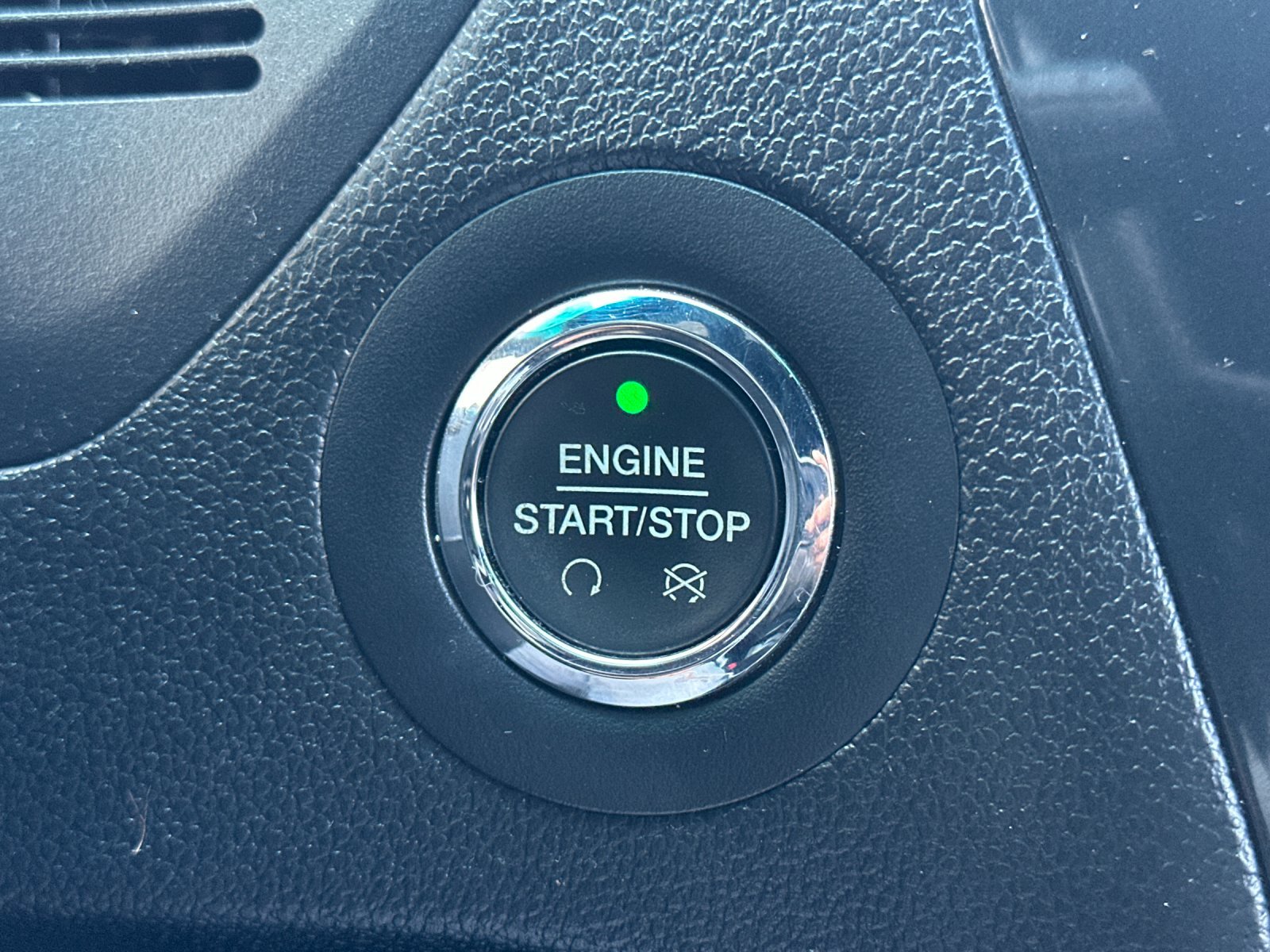 Used 2016 Ford Explorer XLT w/ Equipment Group 201A image 23