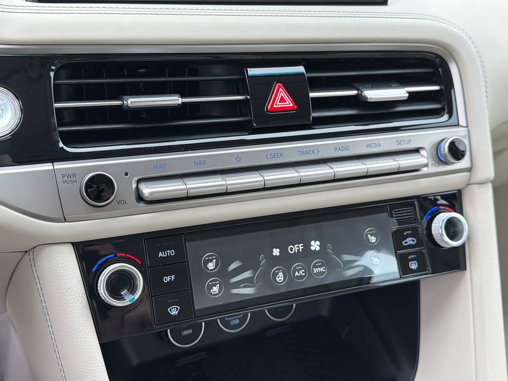 New 2026 Genesis G70 2.5T Prestige image 30