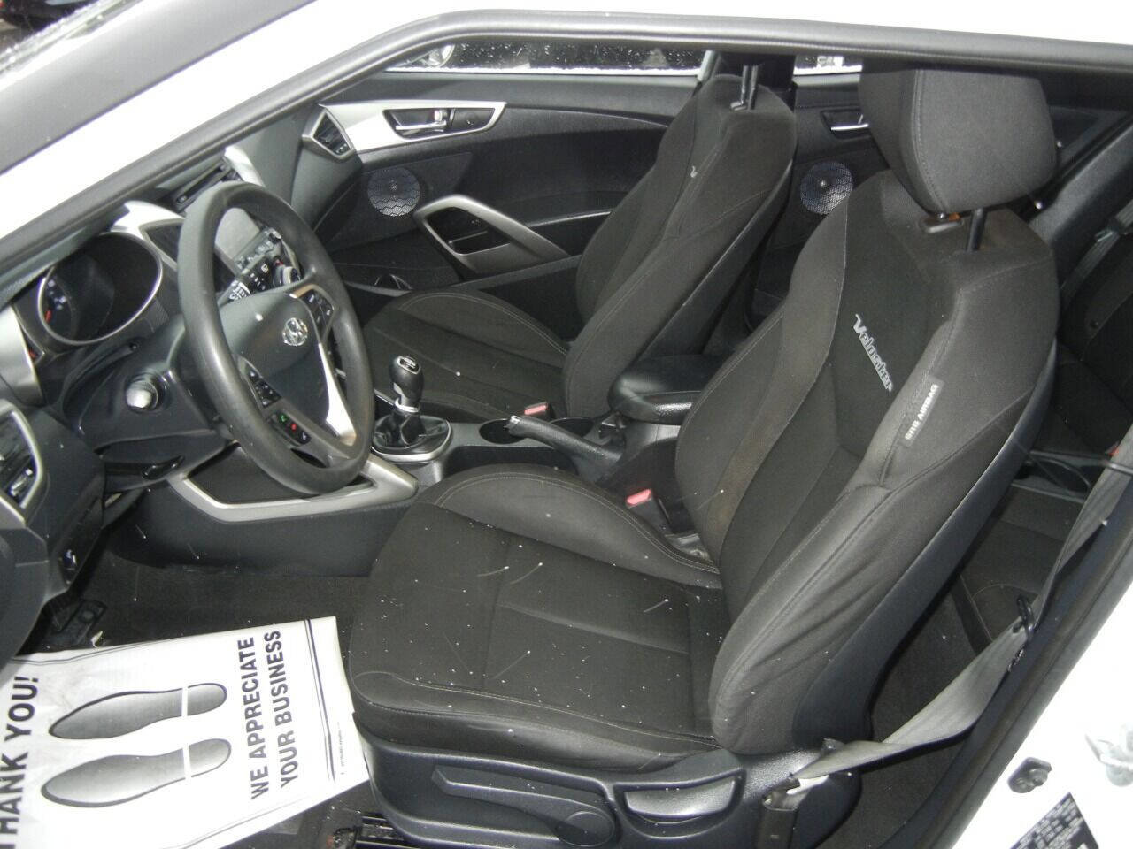 Used 2013 Hyundai Veloster image 9