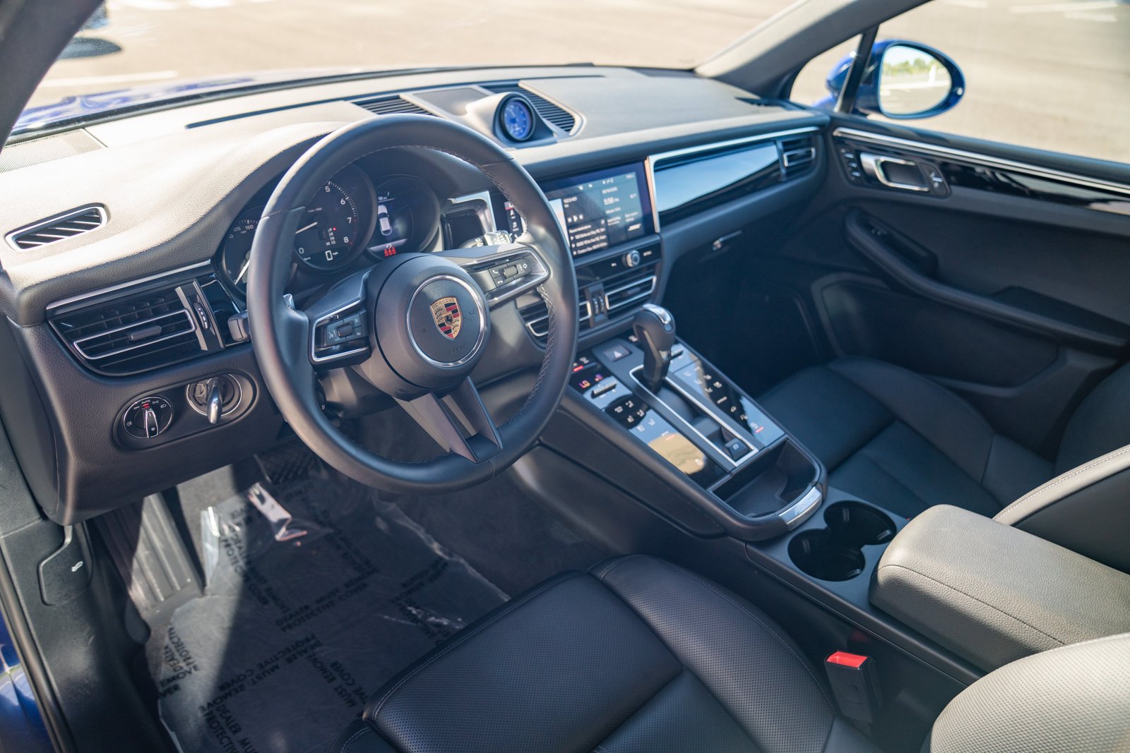 Used 2022 Porsche Macan AWD/4WD image 4