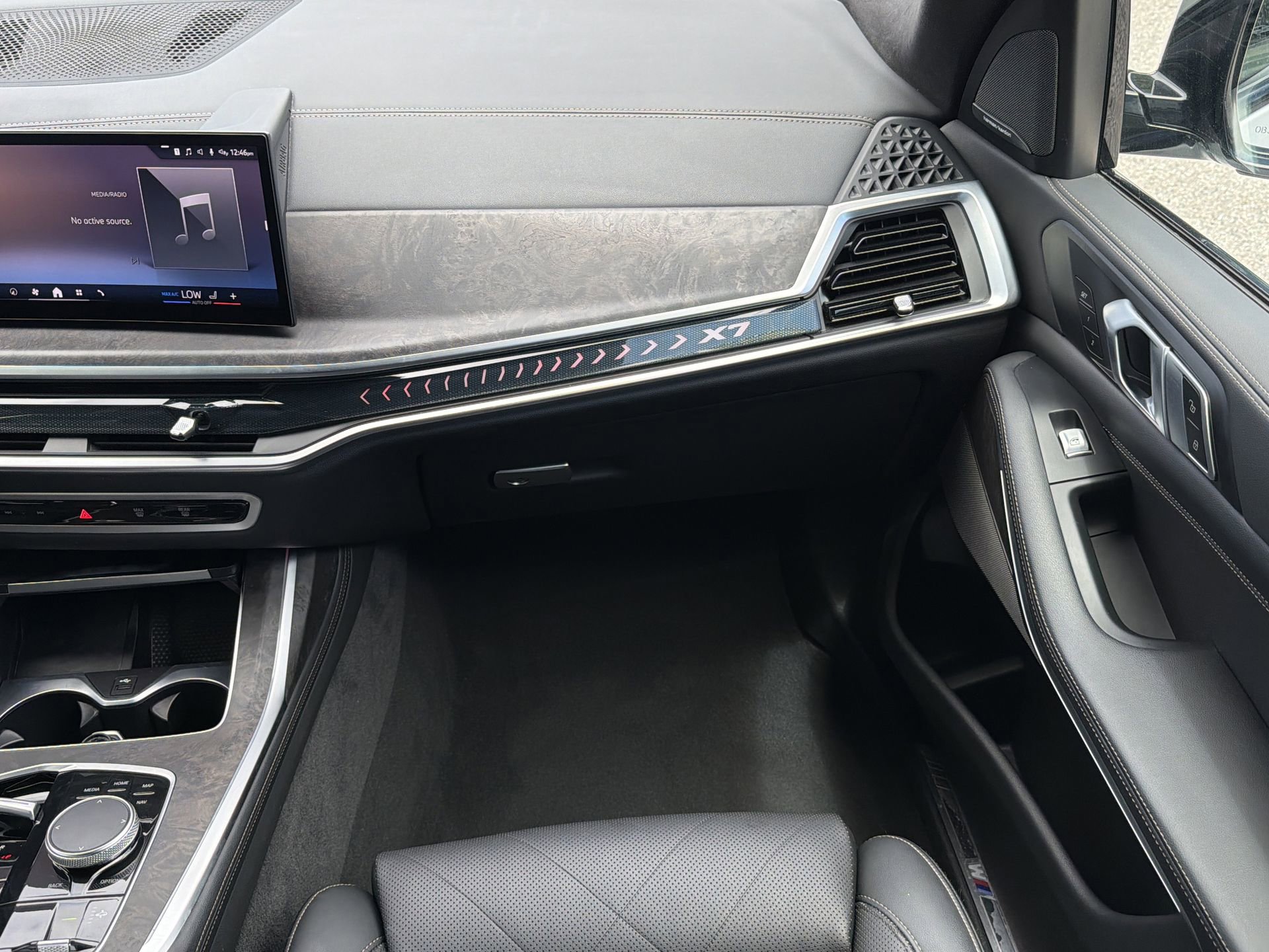 Certified 2025 BMW X7 xDrive40i image 17