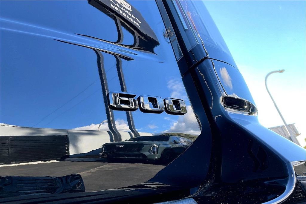 New 2026 Cadillac Escalade Platinum Sport AWD/4WD image 16