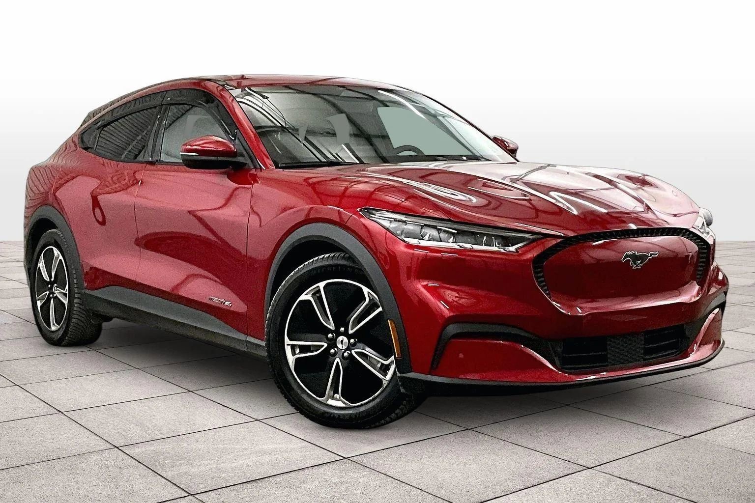 Used 2022 Ford Mustang Mach-E Select image 2