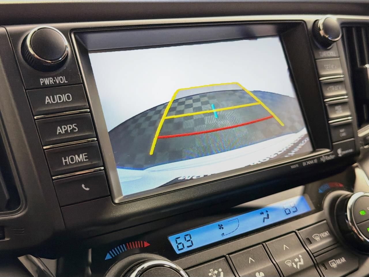 Used 2017 Toyota RAV4 XLE AWD/4WD image 35