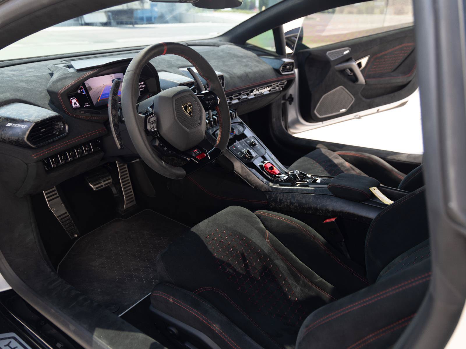 Used 2018 Lamborghini Huracan AWD/4WD image 48