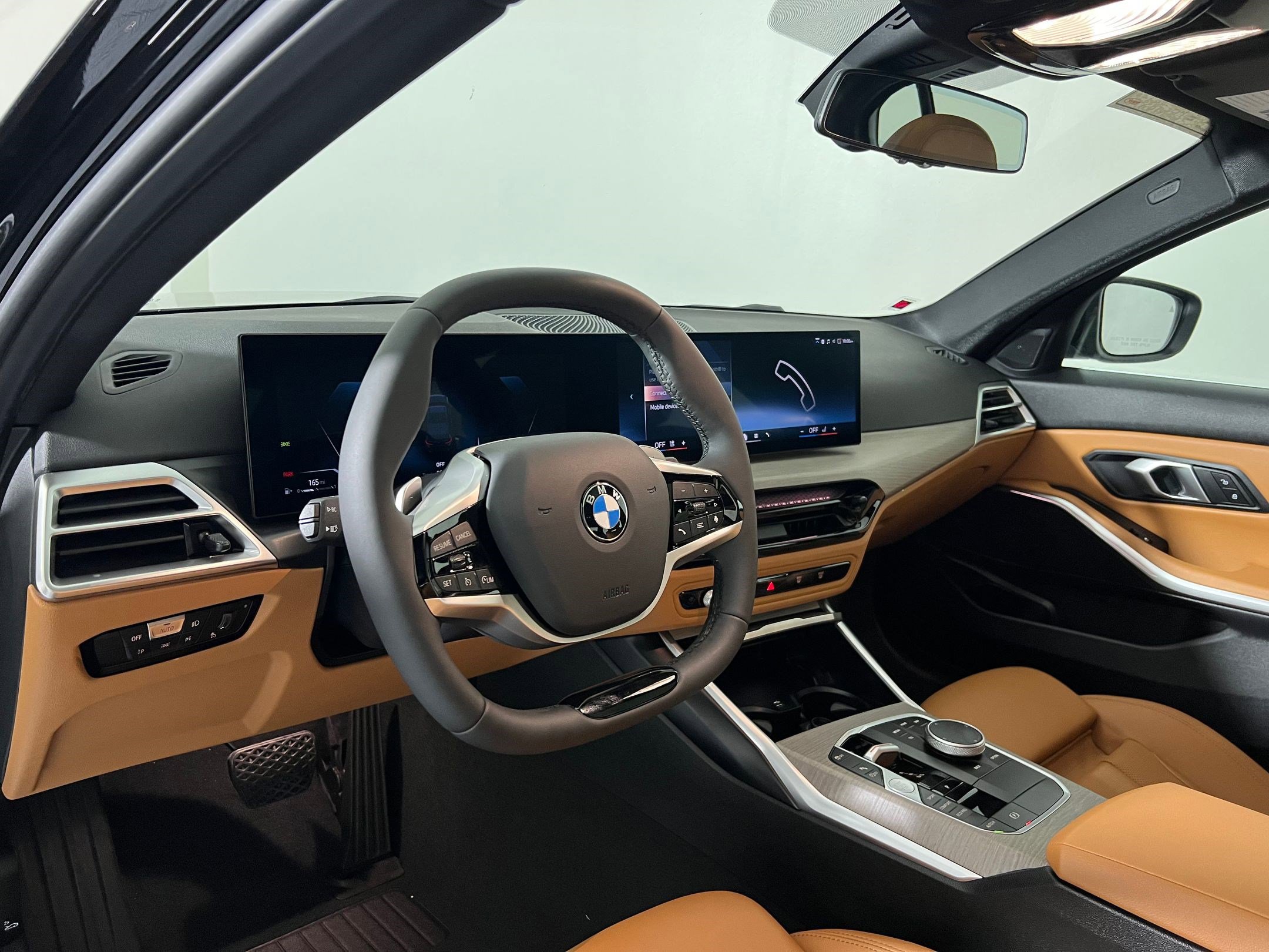 New 2025 BMW 330i xDrive Sedan w/ Convenience Package AWD/4WD image 4