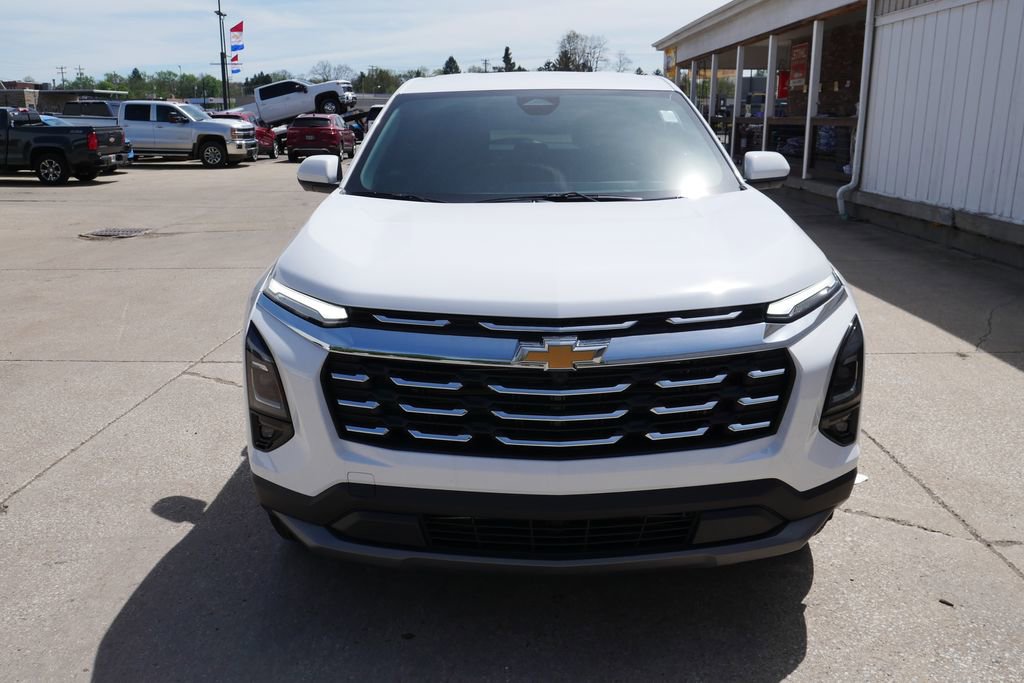 New 2026 Chevrolet Equinox LT w/ Convenience Package II AWD/4WD image 3