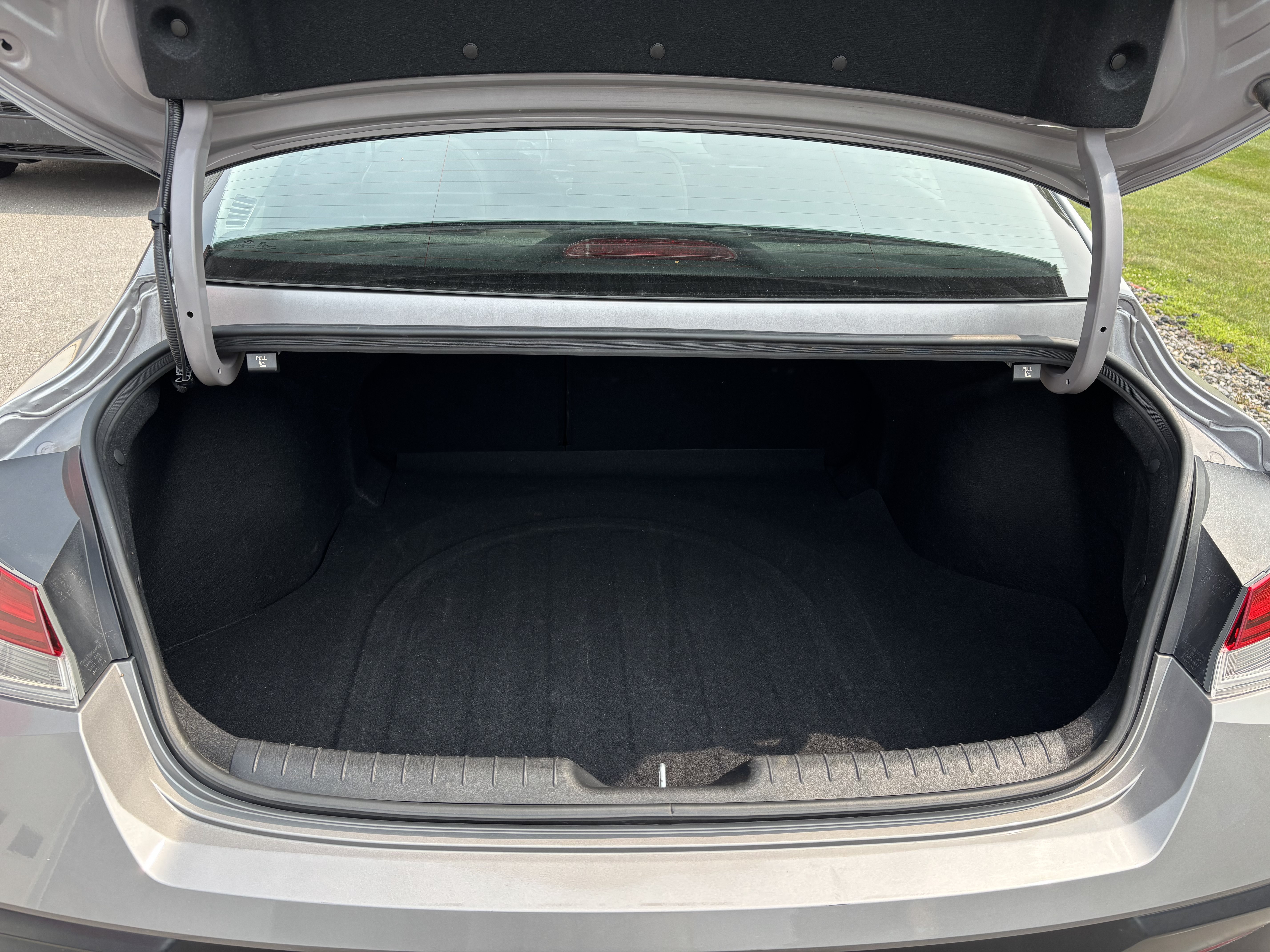 Used 2025 Hyundai Elantra SEL FWD video 5