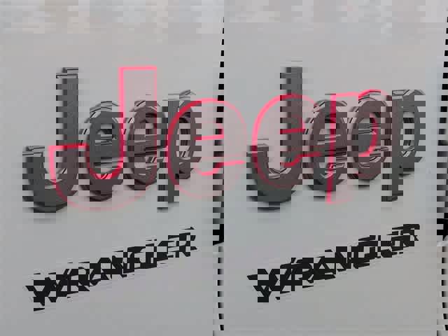 Used 2023 Jeep Wrangler Unlimited Rubicon w/ Cold Weather Group image 12