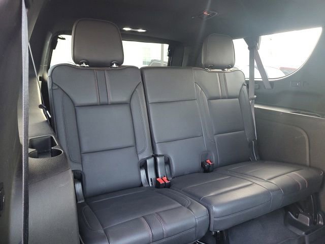 Used 2021 Chevrolet Suburban RST w/ Luxury Package image 27