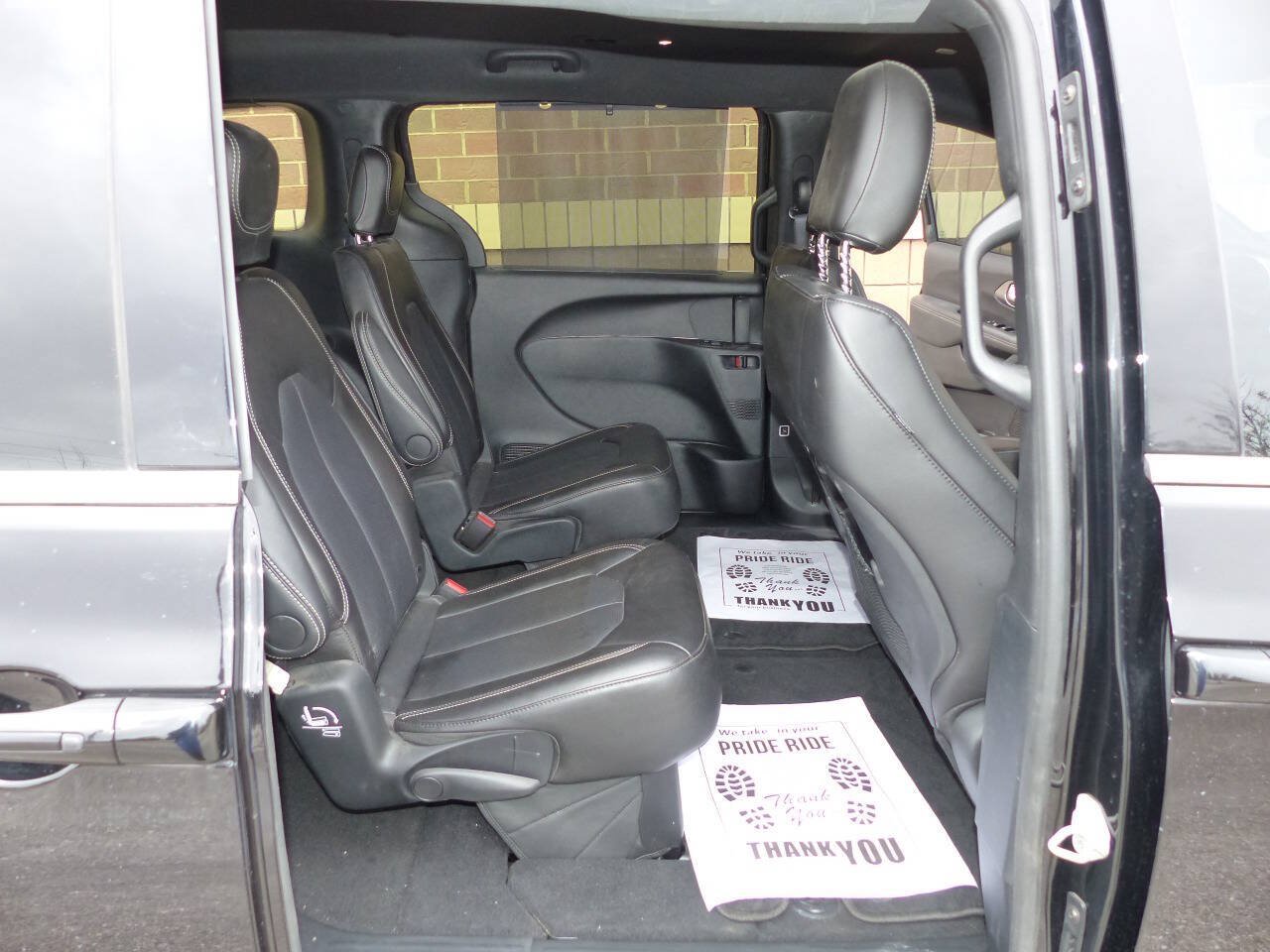 Used 2025 Chrysler Pacifica Select FWD image 29