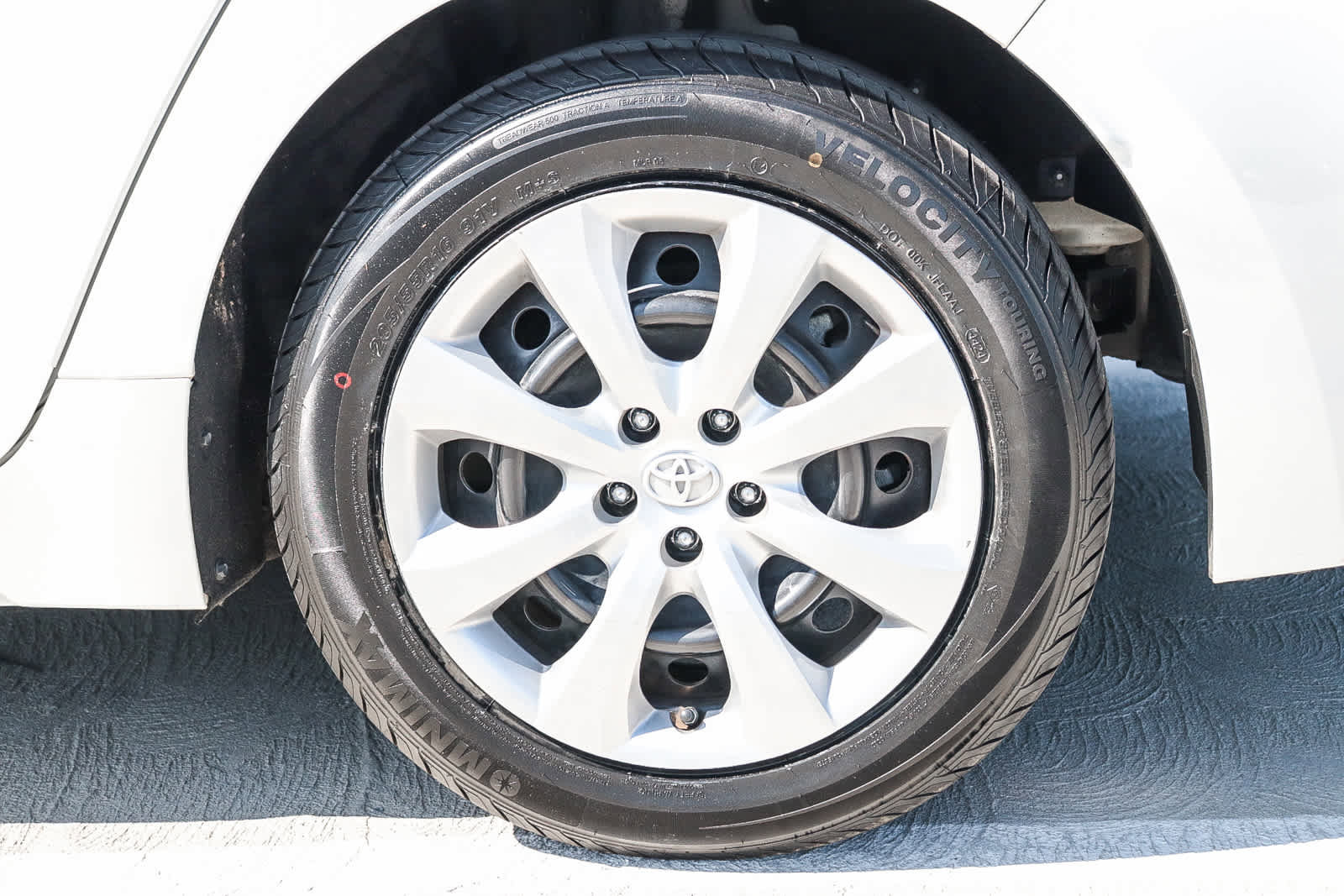 Used 2021 Toyota Corolla LE w/ Carpet Mat Package (TMS) image 10