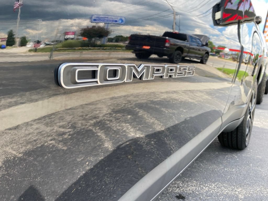 Used 2022 Jeep Compass Limited AWD/4WD image 7