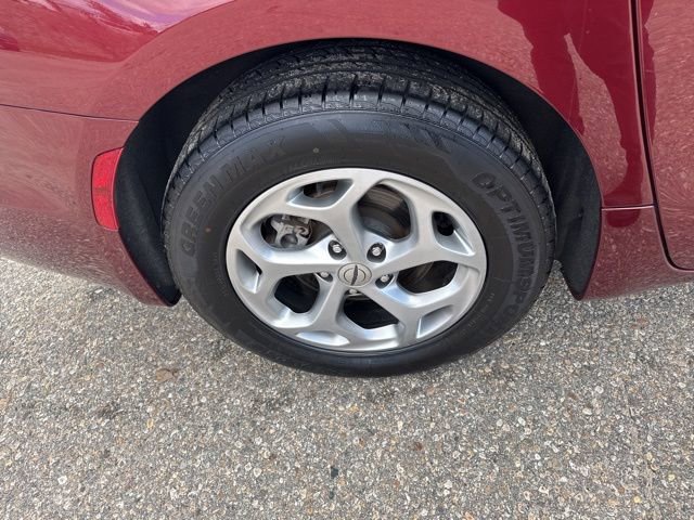 Used 2023 Chrysler Pacifica Limited FWD image 12