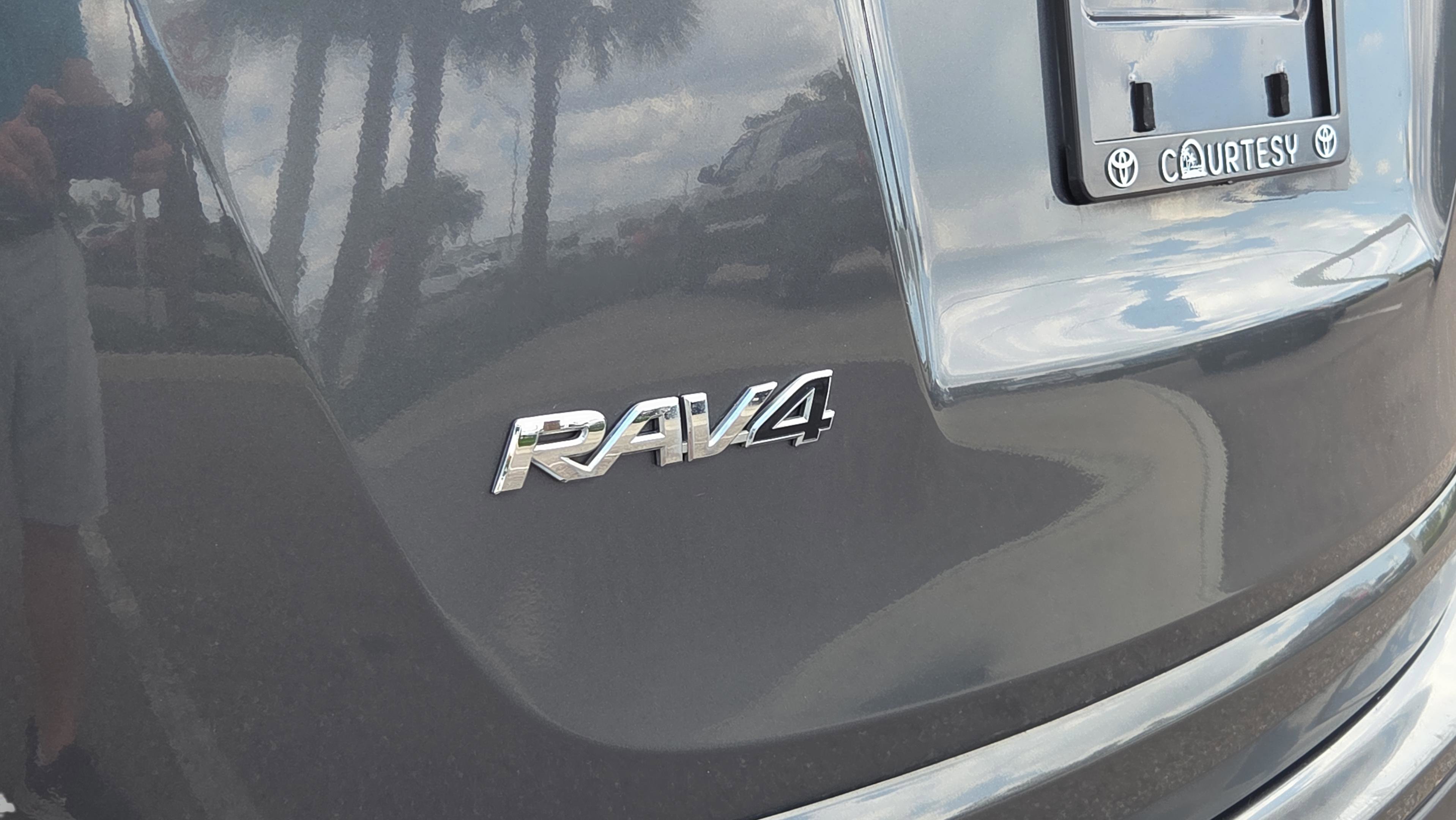 Used 2016 Toyota RAV4 XLE FWD image 30