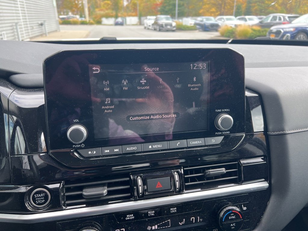 Used 2022 Nissan Pathfinder SV image 55