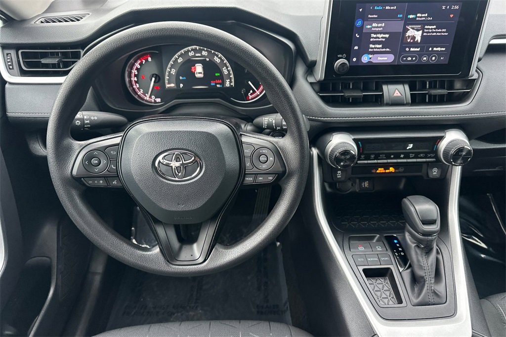 Used 2025 Toyota RAV4 XLE image 16