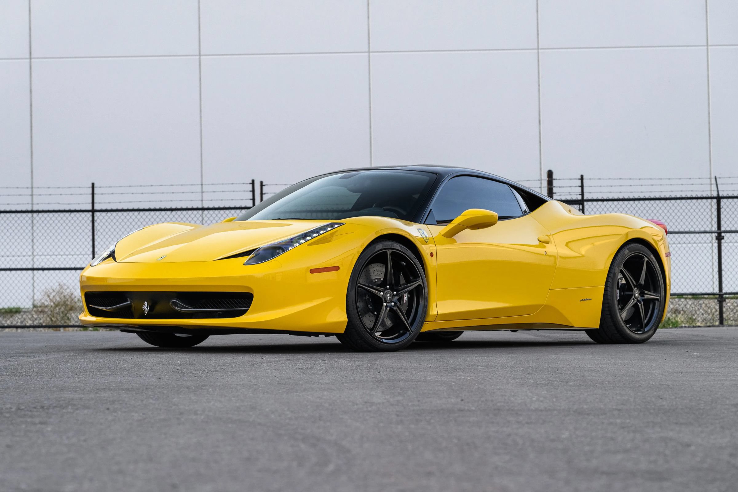 Used 2010 Ferrari 458 Italia Coupe RWD image 9