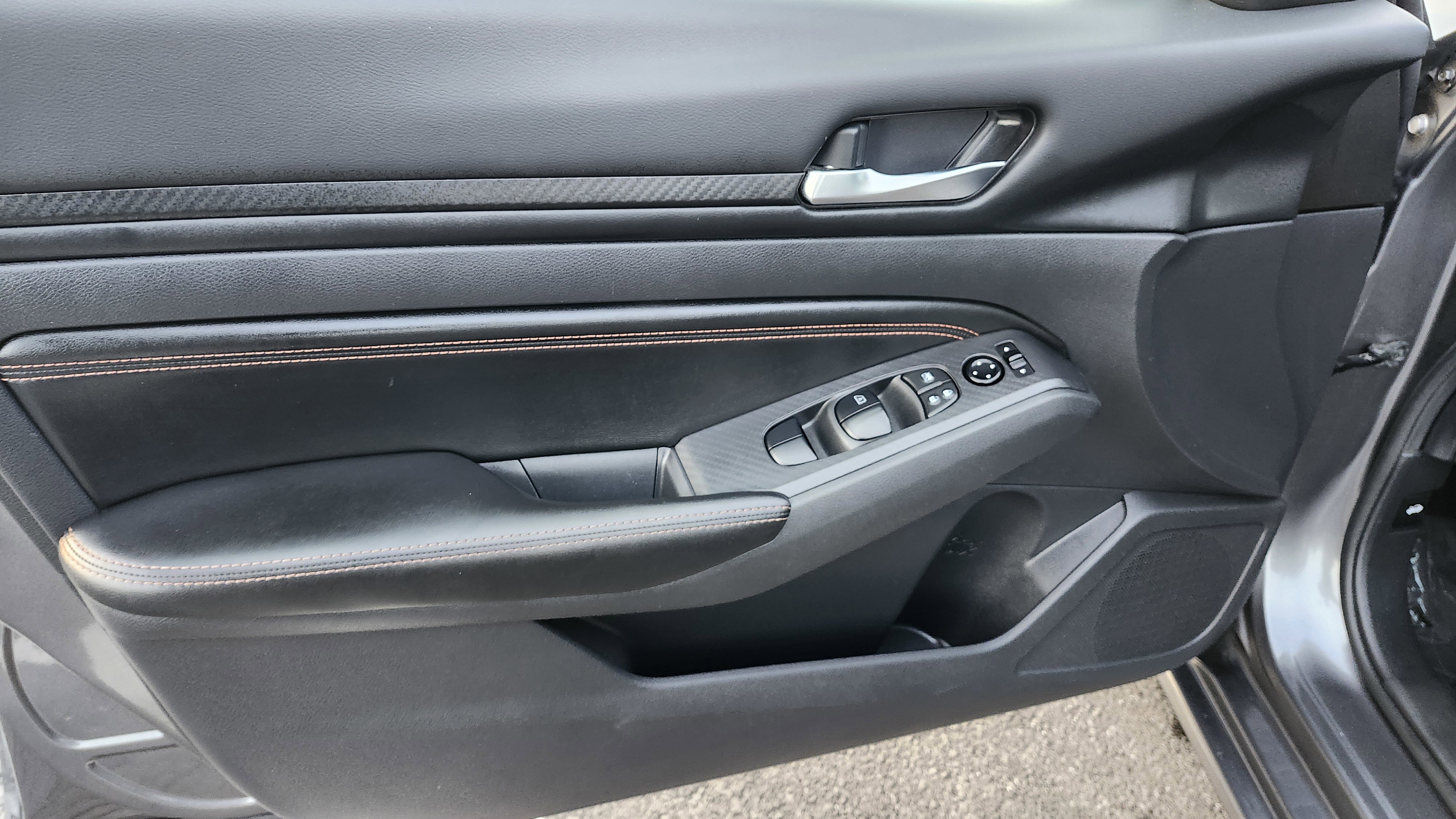 Used 2022 Nissan Altima 2.5 SR image 25