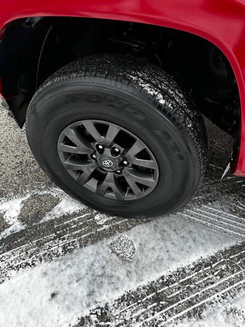 Used 2023 Toyota Tacoma SR5 w/ Technology Package image 7