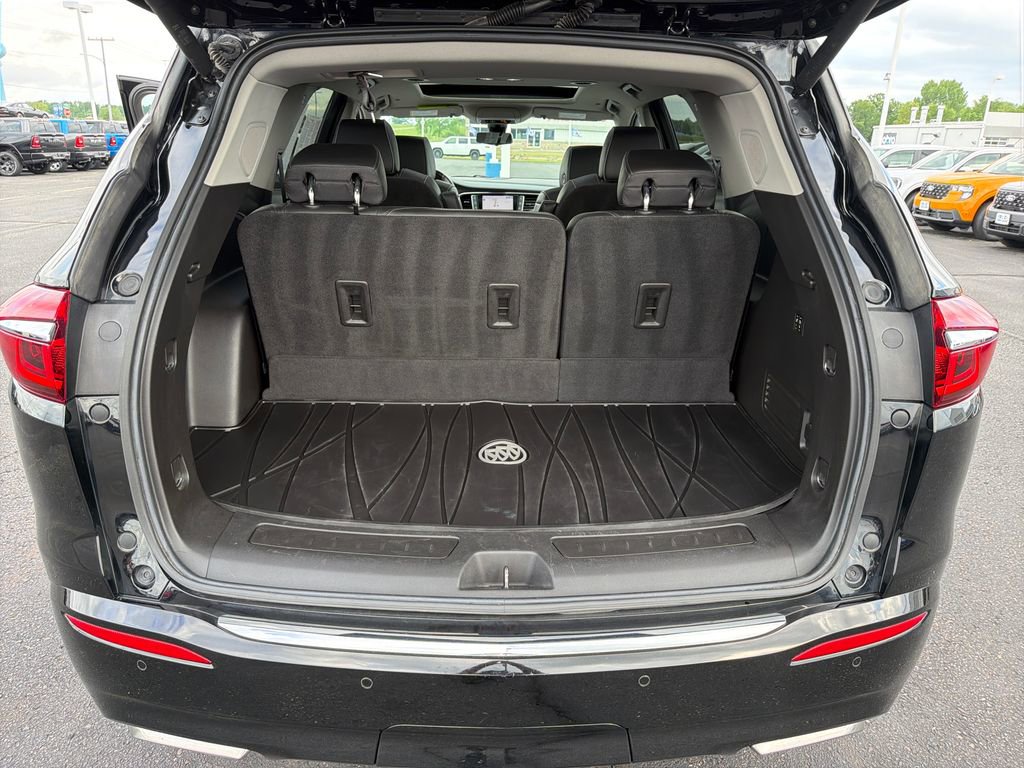 Used 2021 Buick Enclave Avenir w/ Avenir Technology Package AWD/4WD image 23