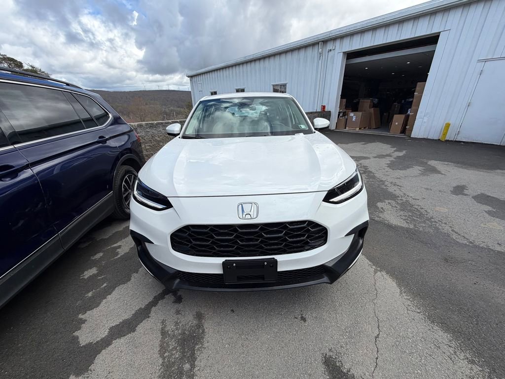 Used 2025 Honda HR-V LX image 8