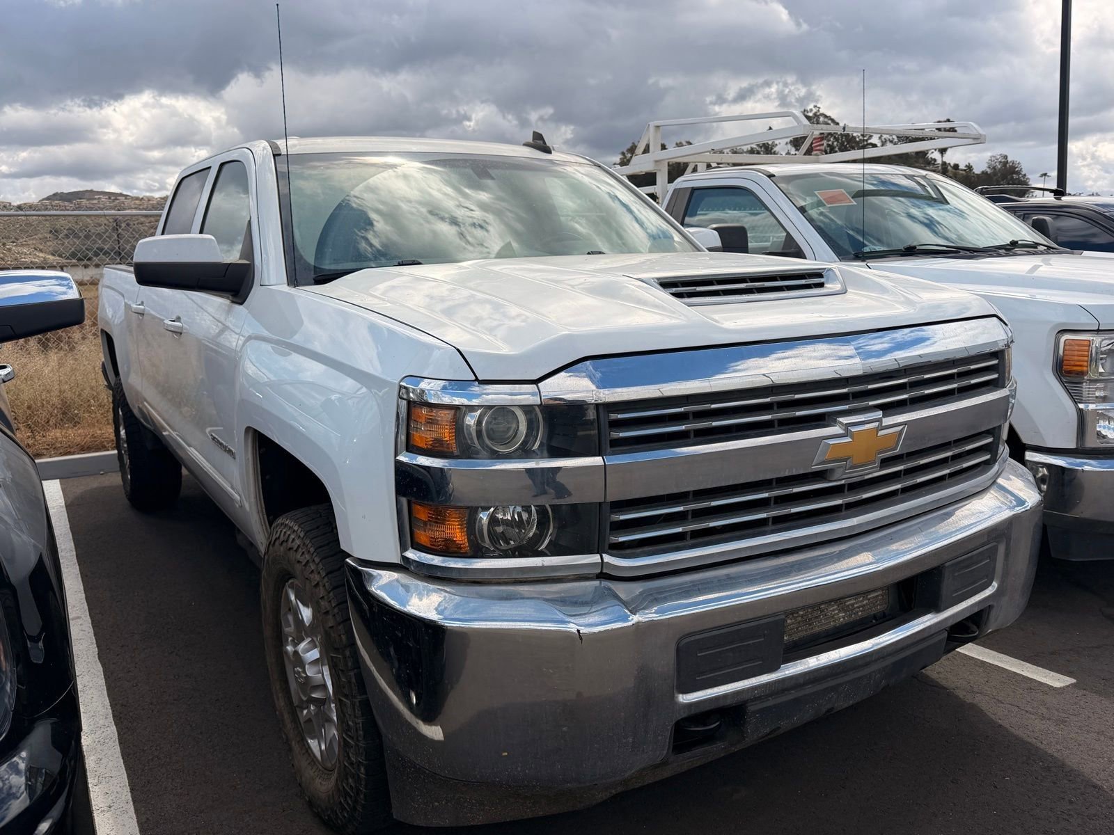 Used 2017 Chevrolet Silverado 2500 LT image 2