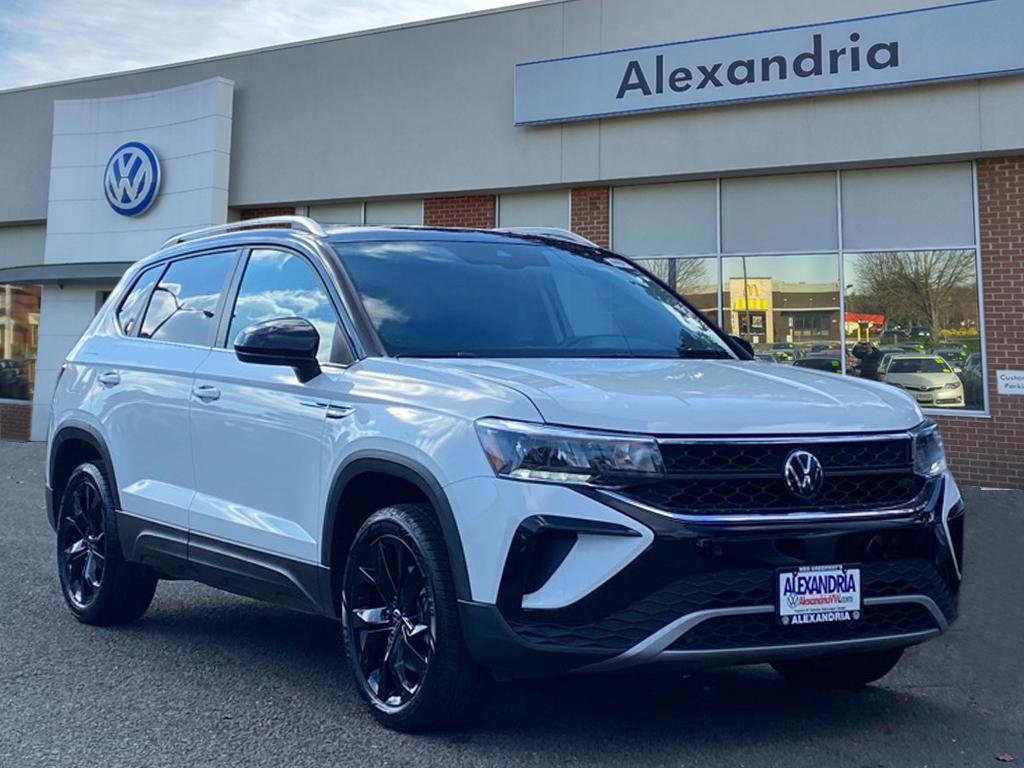 Certified 2023 Volkswagen Taos SE w/ Panoramic Sunroof Package image 1