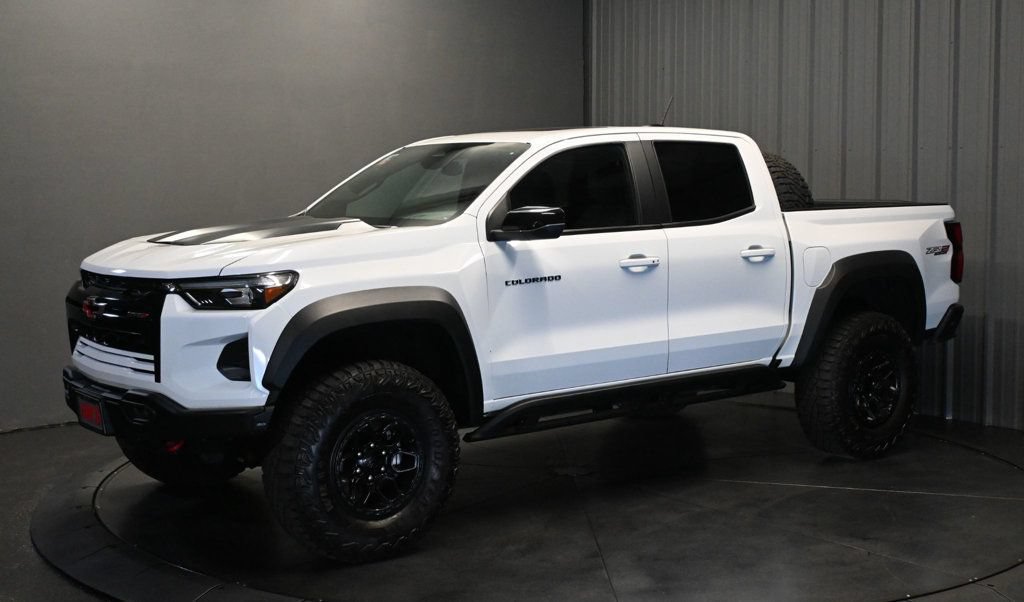 Used 2024 Chevrolet Colorado ZR2 AWD/4WD image 1