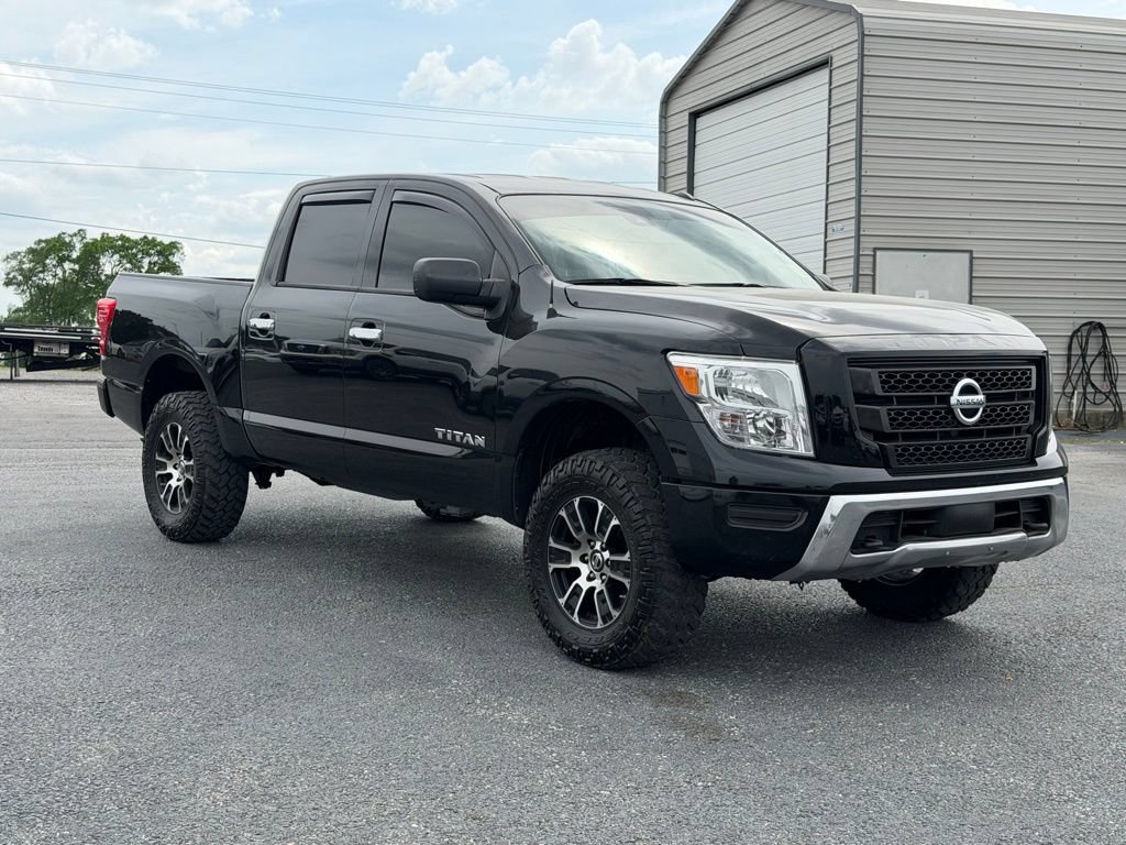 Used 2021 Nissan Titan SV AWD/4WD image 2