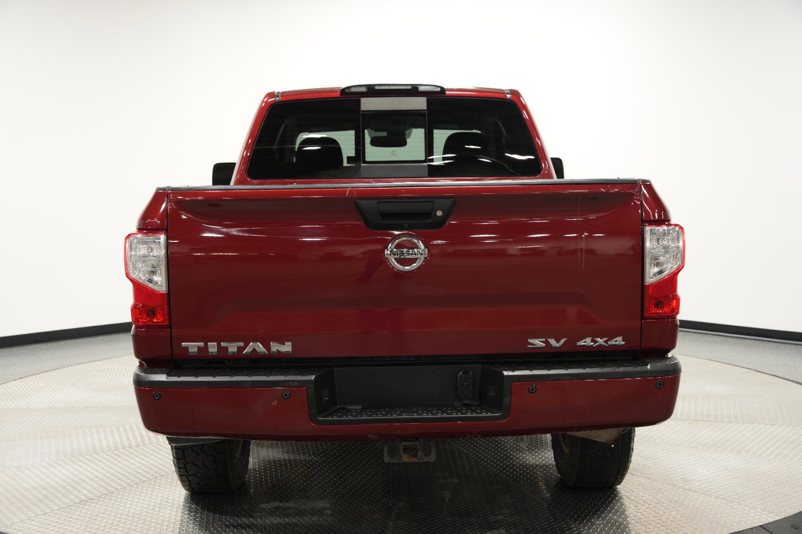 Used 2017 Nissan Titan SV image 7