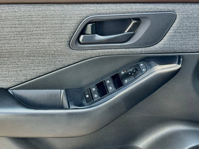 Certified 2023 Nissan Rogue S AWD/4WD image 15