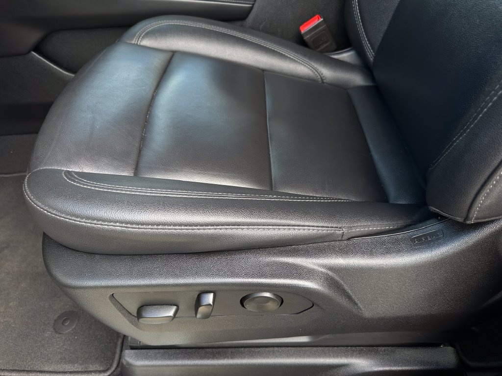 Used 2025 Chevrolet Tahoe LT RWD image 28
