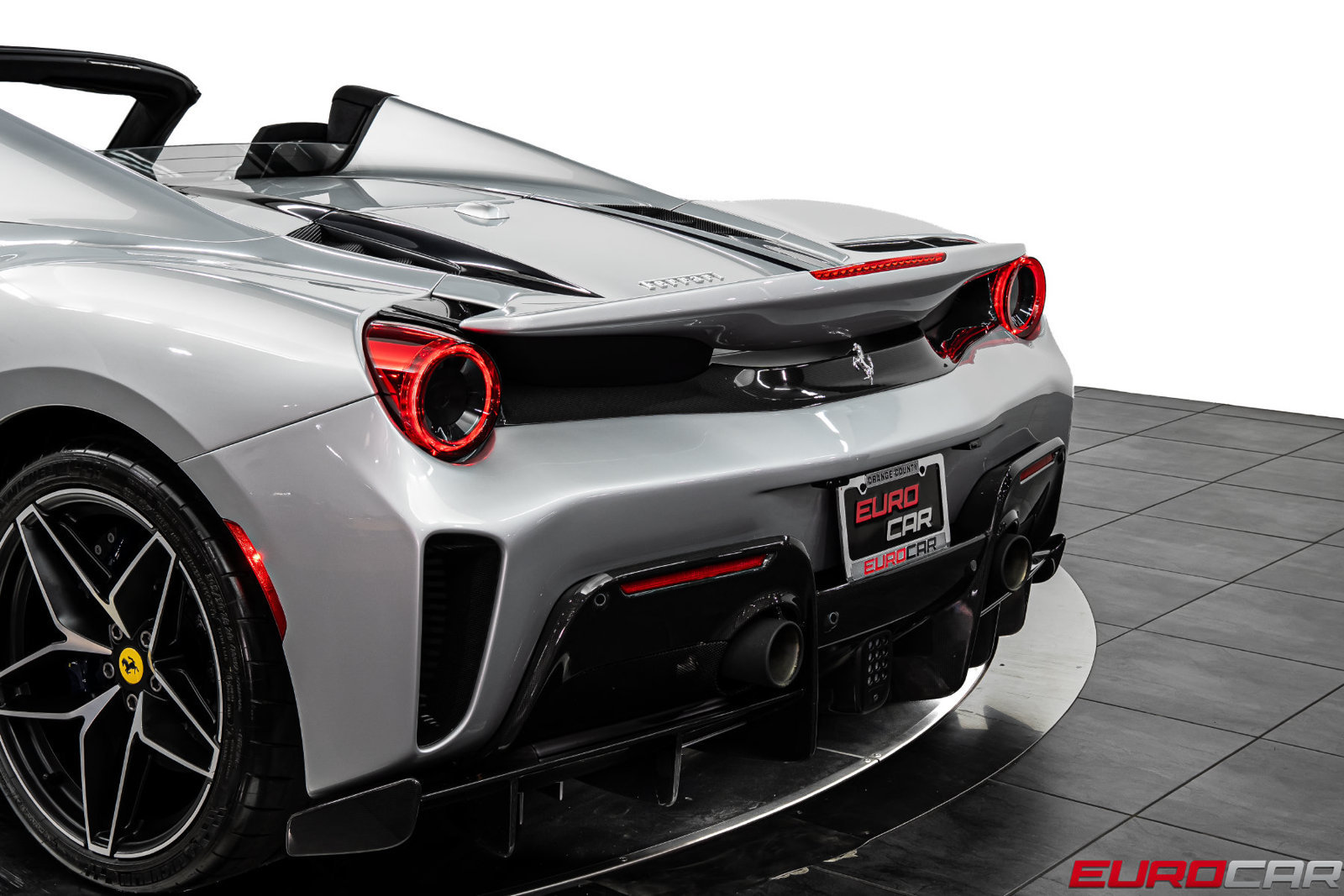 Used 2020 Ferrari 488 Pista Spider RWD image 25