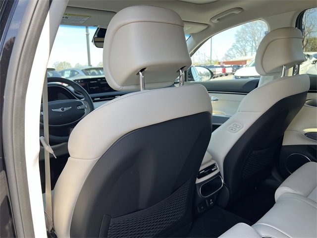 Used 2024 Genesis GV70 2.5T w/ Advanced Package image 32