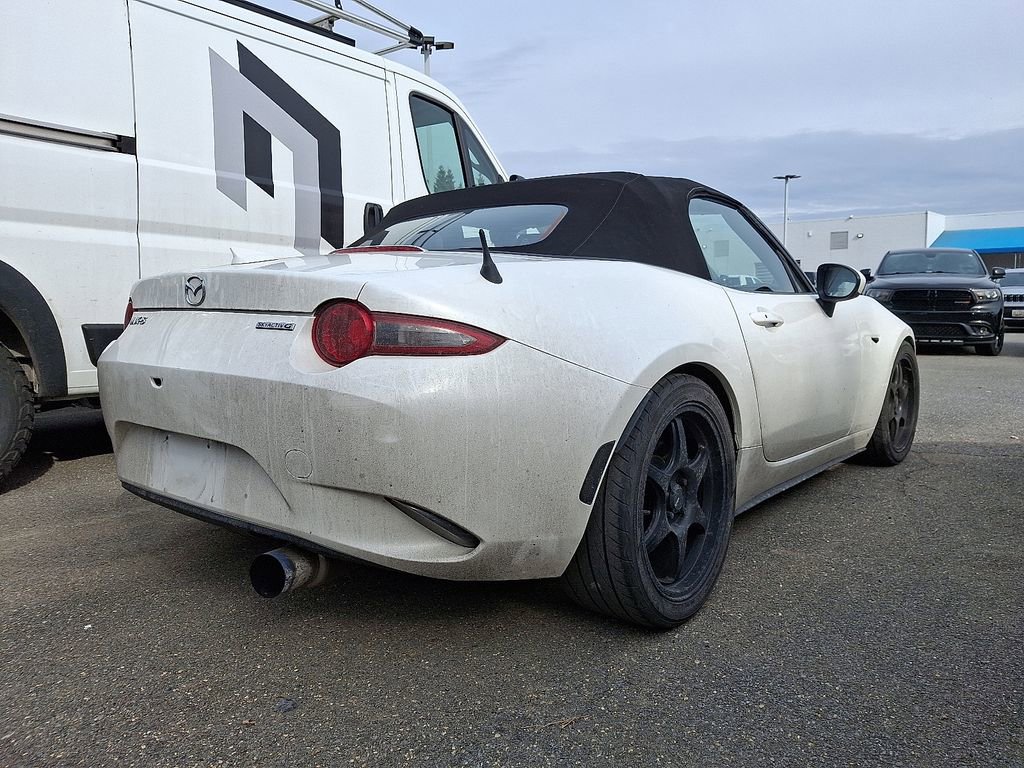 Used 2021 MAZDA MX-5 Miata Grand Touring image 4