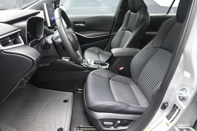 Used 2025 Toyota Corolla XSE FWD image 18