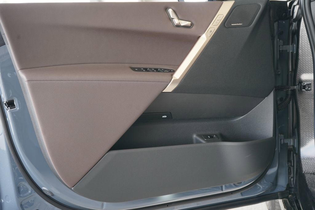New 2026 BMW iX xDrive45 w/ Premium Package image 9