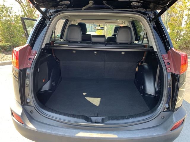 Used 2015 Toyota RAV4 Limited image 32