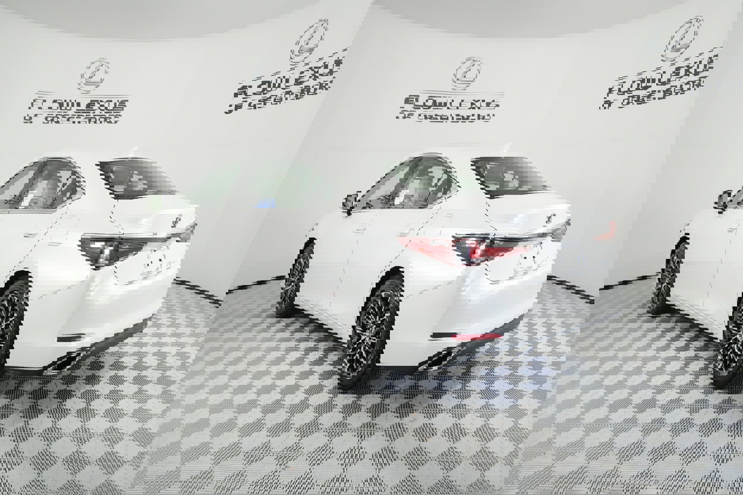 New 2025 Lexus ES 350 w/ Premium Package image 5