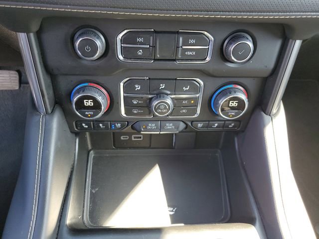 Used 2024 Chevrolet Suburban Premier AWD/4WD image 35