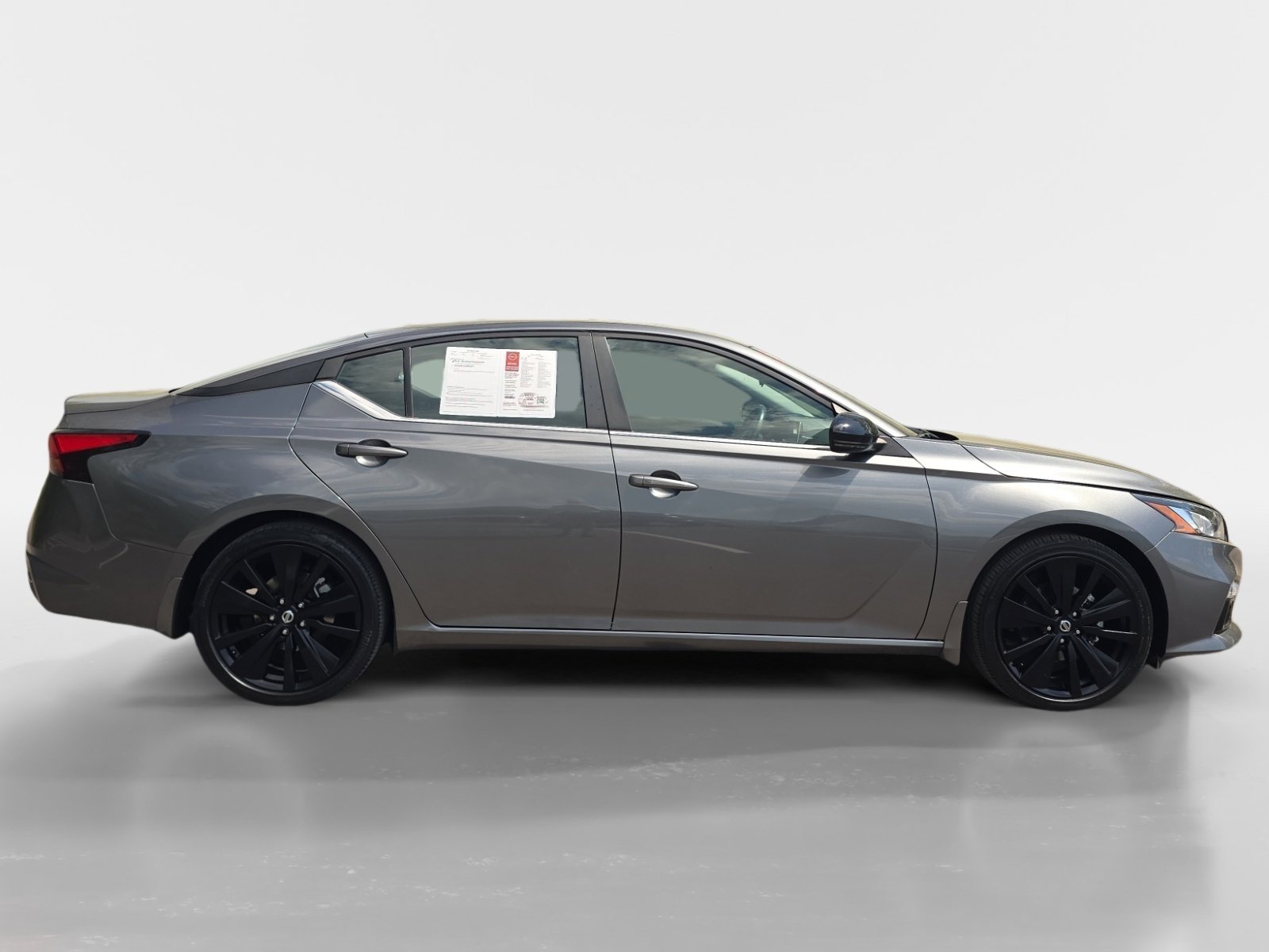 Certified 2022 Nissan Altima 2.5 SR w/ Midnight Edition Package FWD image 6