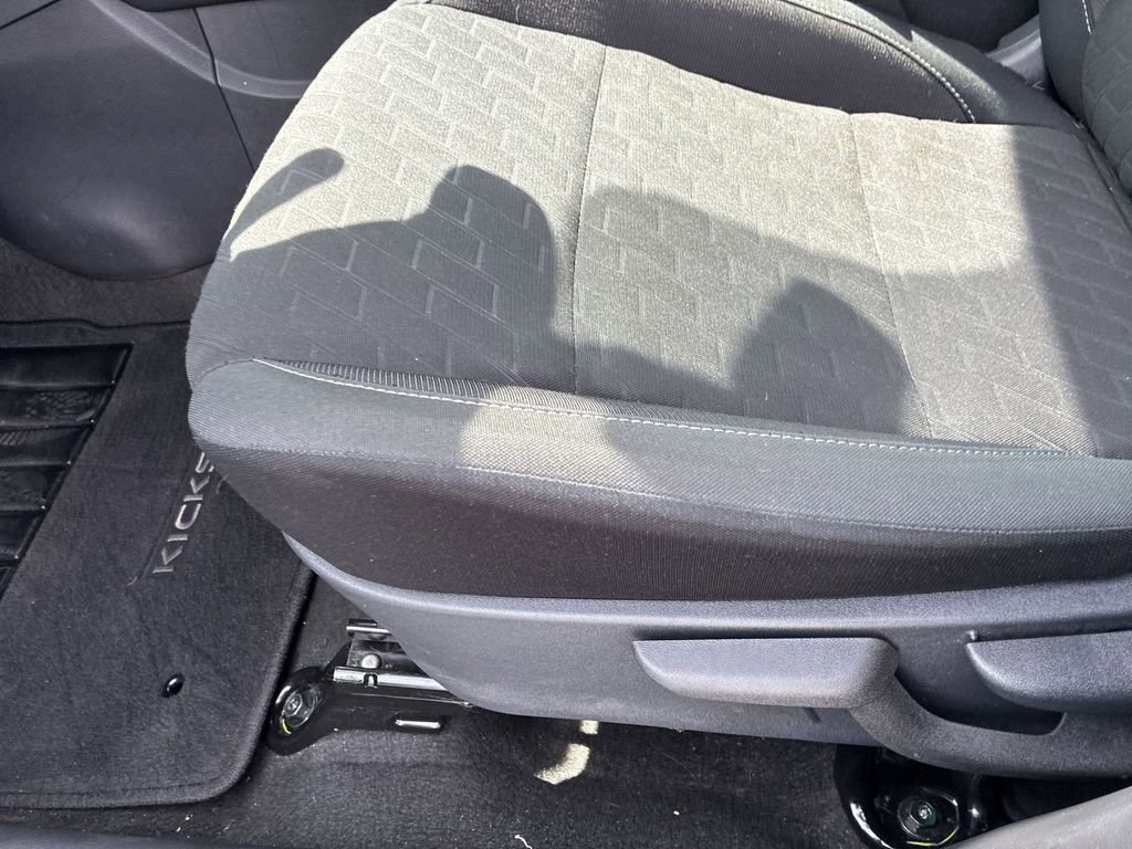 Used 2024 Nissan Kicks SV FWD image 12