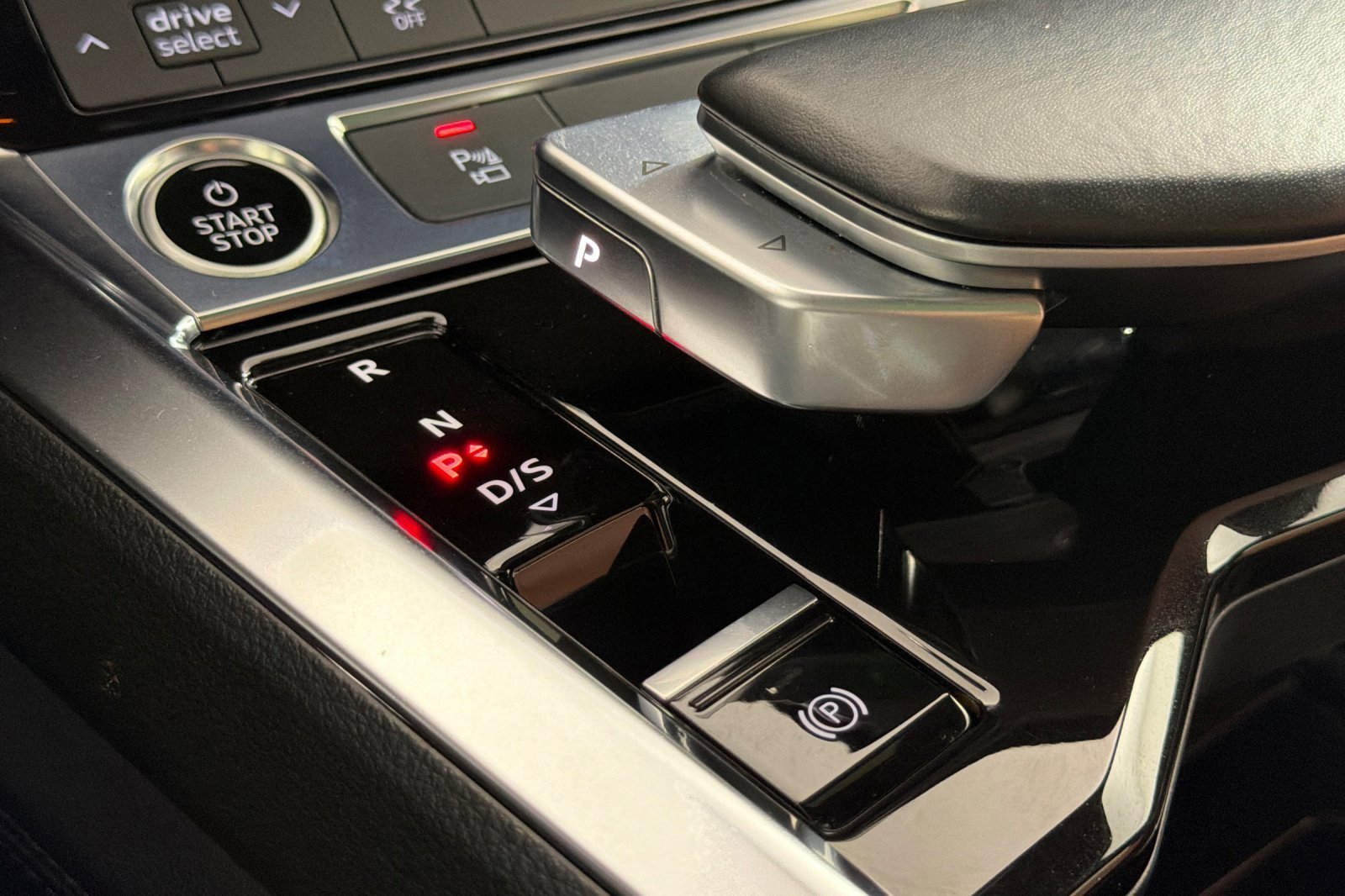 Used 2022 Audi e-tron Premium image 21