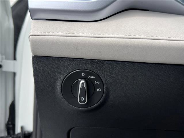 New 2025 Volkswagen Taos SE image 14