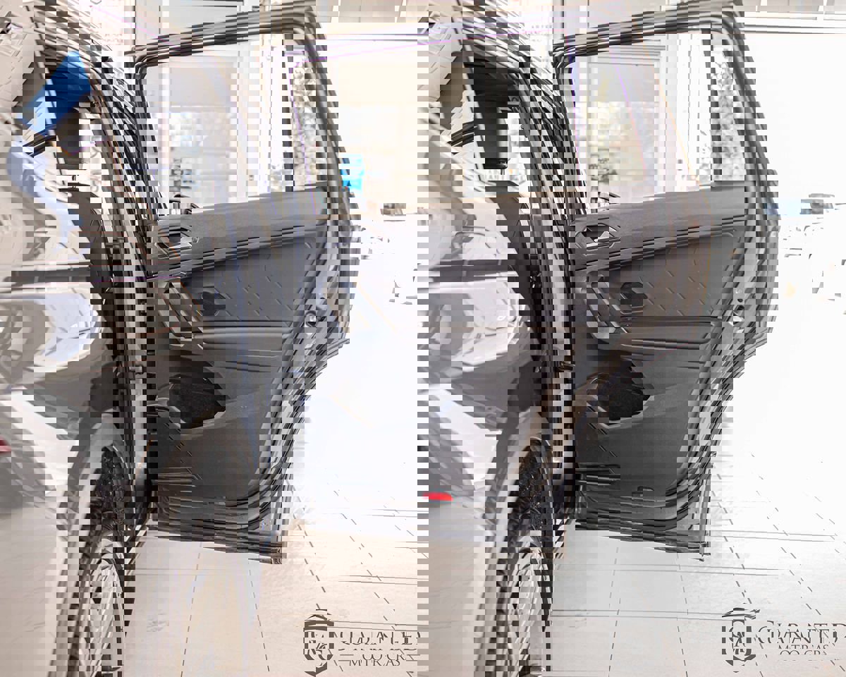 Used 2019 Volkswagen Tiguan SEL Premium image 40