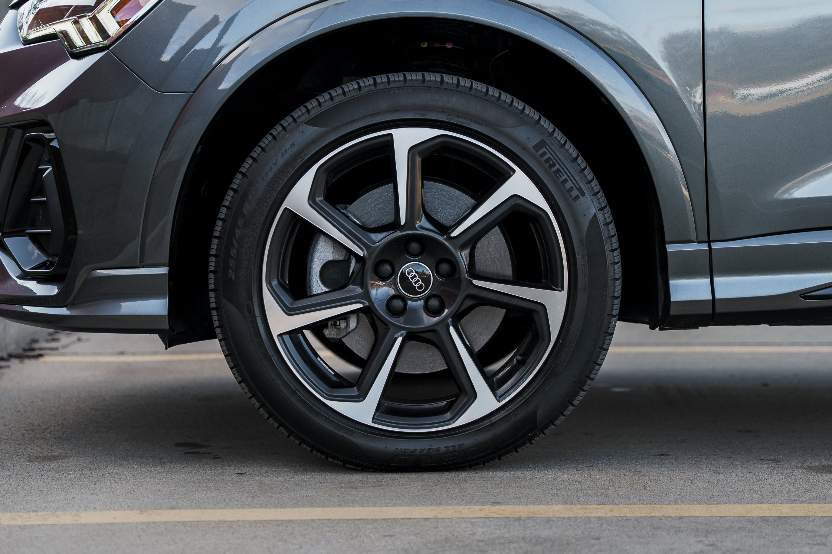 Certified 2025 Audi Q3 2.0T Premium Plus w/ Premium Plus Package image 28