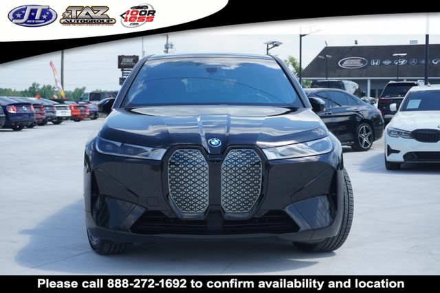 Used 2022 BMW iX xDrive50 w/ Sport Package AWD/4WD image 2